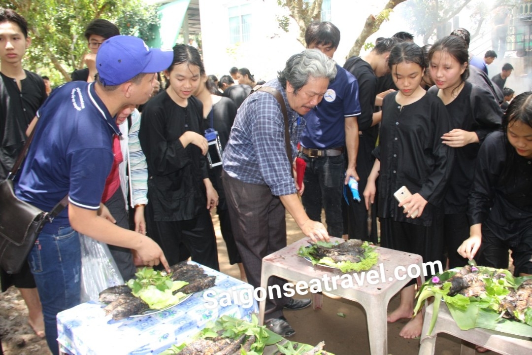 TP.HỒ CHÍ MINH - KDL VINH SAN - KHU TƯỞNG NIỆM PHẠM HÙNG